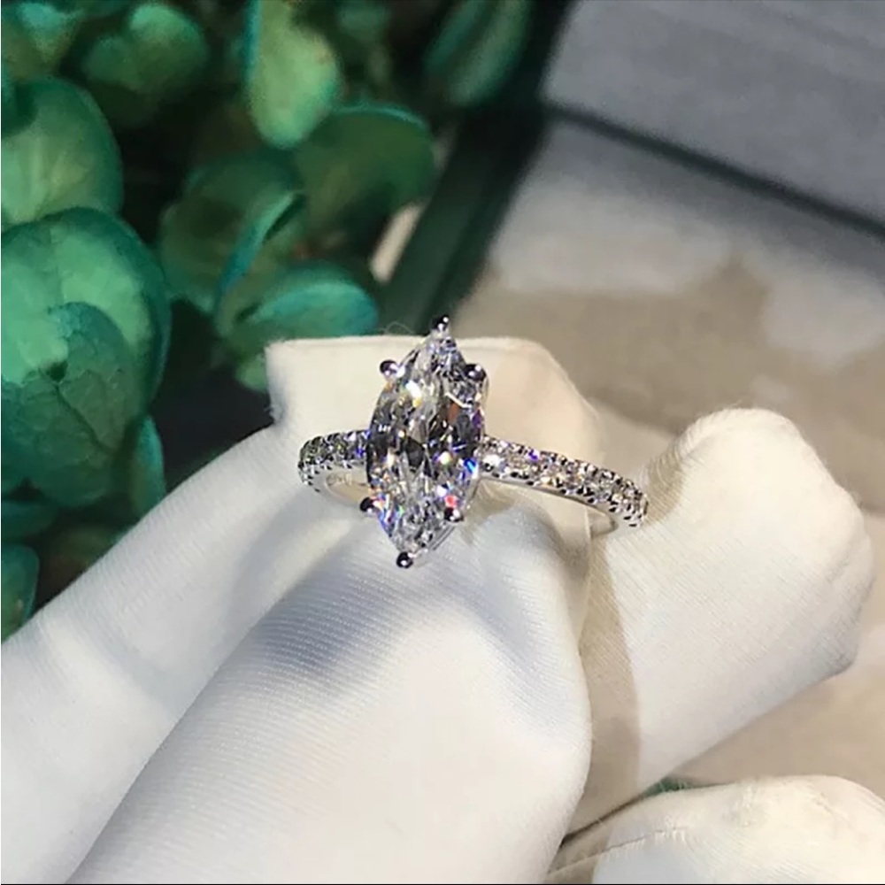 New Women’s 925 Silver Beautiful Diamond Ring - Picture 2 of 5
